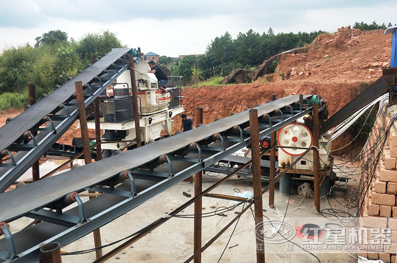 石頭加工沙子每噸成本多少錢？石頭加工沙子設(shè)備有哪些？
