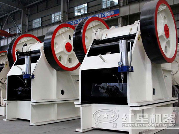 大型石頭顎破碎機(jī)市價(jià)多錢(qián)？（內(nèi)附高清顎破作業(yè)視頻）