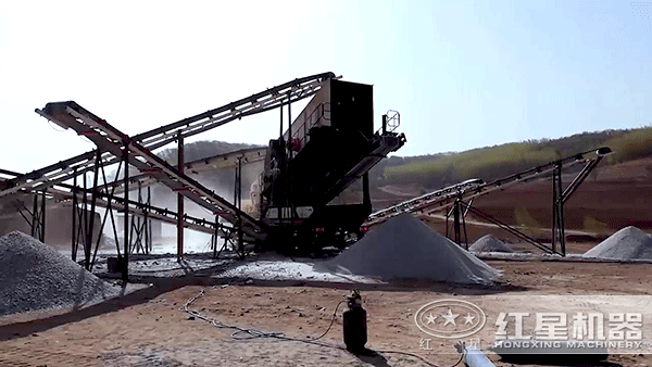 柴油小型流動(dòng)石子破碎機(jī)價(jià)格多少錢？產(chǎn)量是多少？
