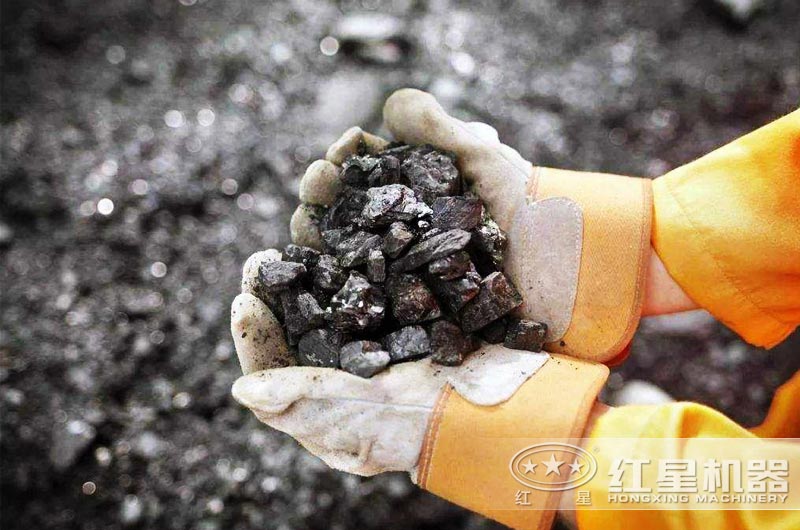 破碎鐵礦石選用哪種破碎機好？（時產(chǎn)要求在100-300噸 ）