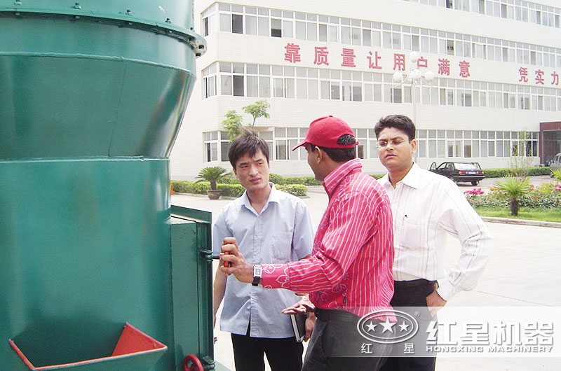 每天10噸的打石粉機器哪兒有？環(huán)保嗎？