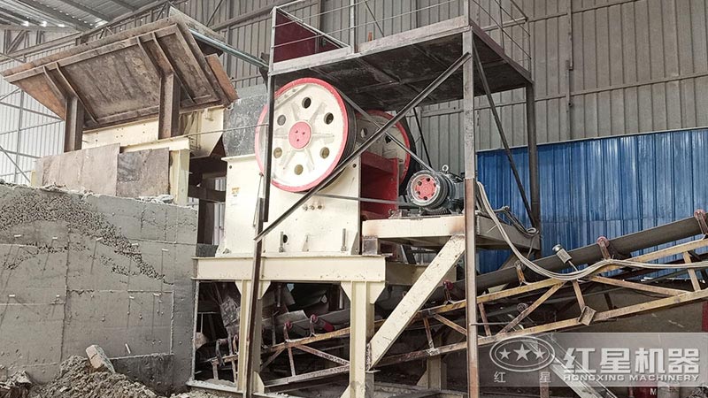 破碎機250x400自重多少噸？有全自動的嗎