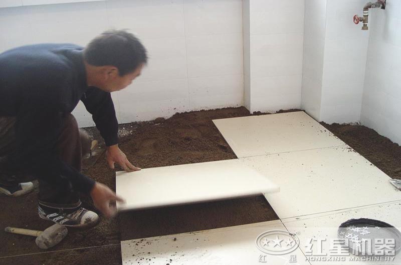 鋪地磚用石粉和沙子哪個好？制粗石粉用什么制沙機(jī)？